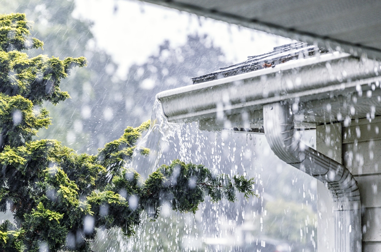What Is the Difference Between Eavestroughs & Gutters?